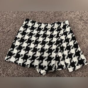 Houndstooth Skort